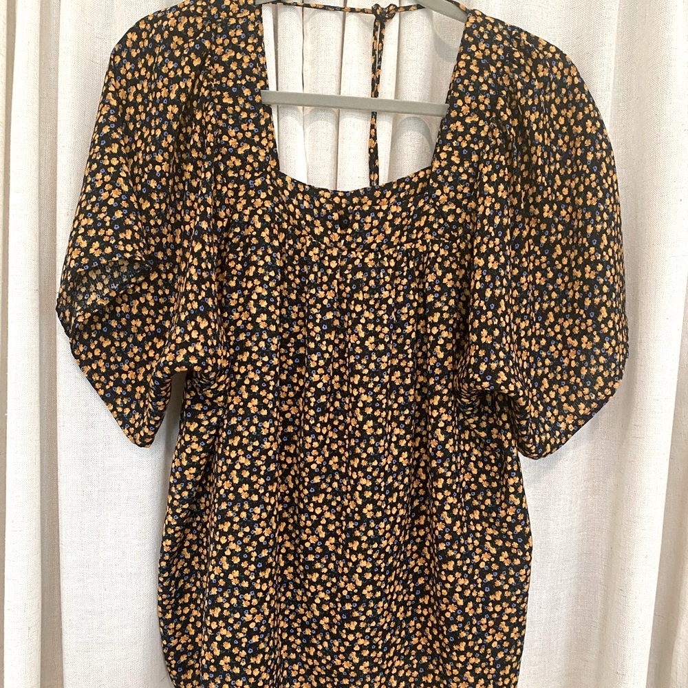Women’s floral top